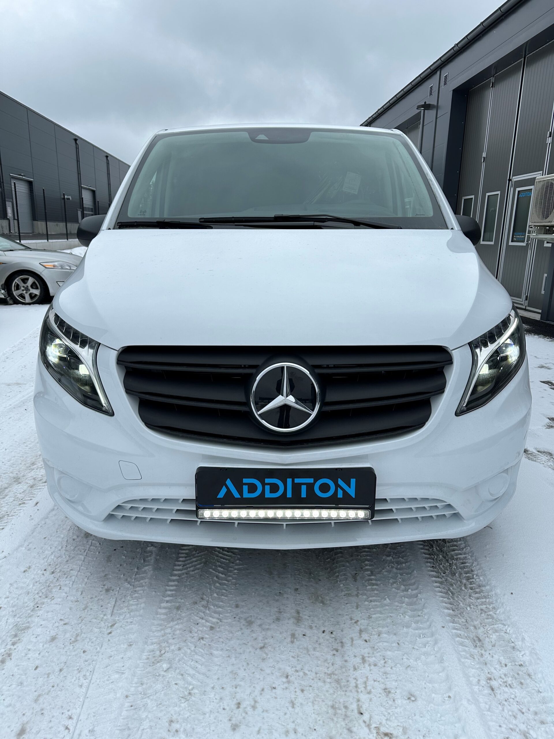 LED-ramp Strands Nuuk E-Line på Mercedes Vito