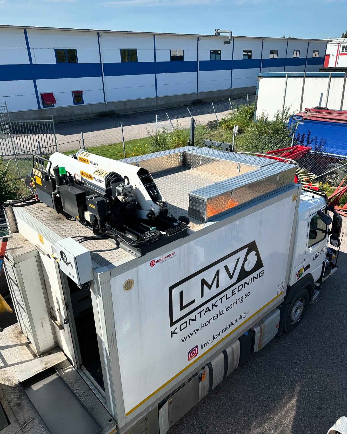 Aluminiumlådor för servicefordon på räls